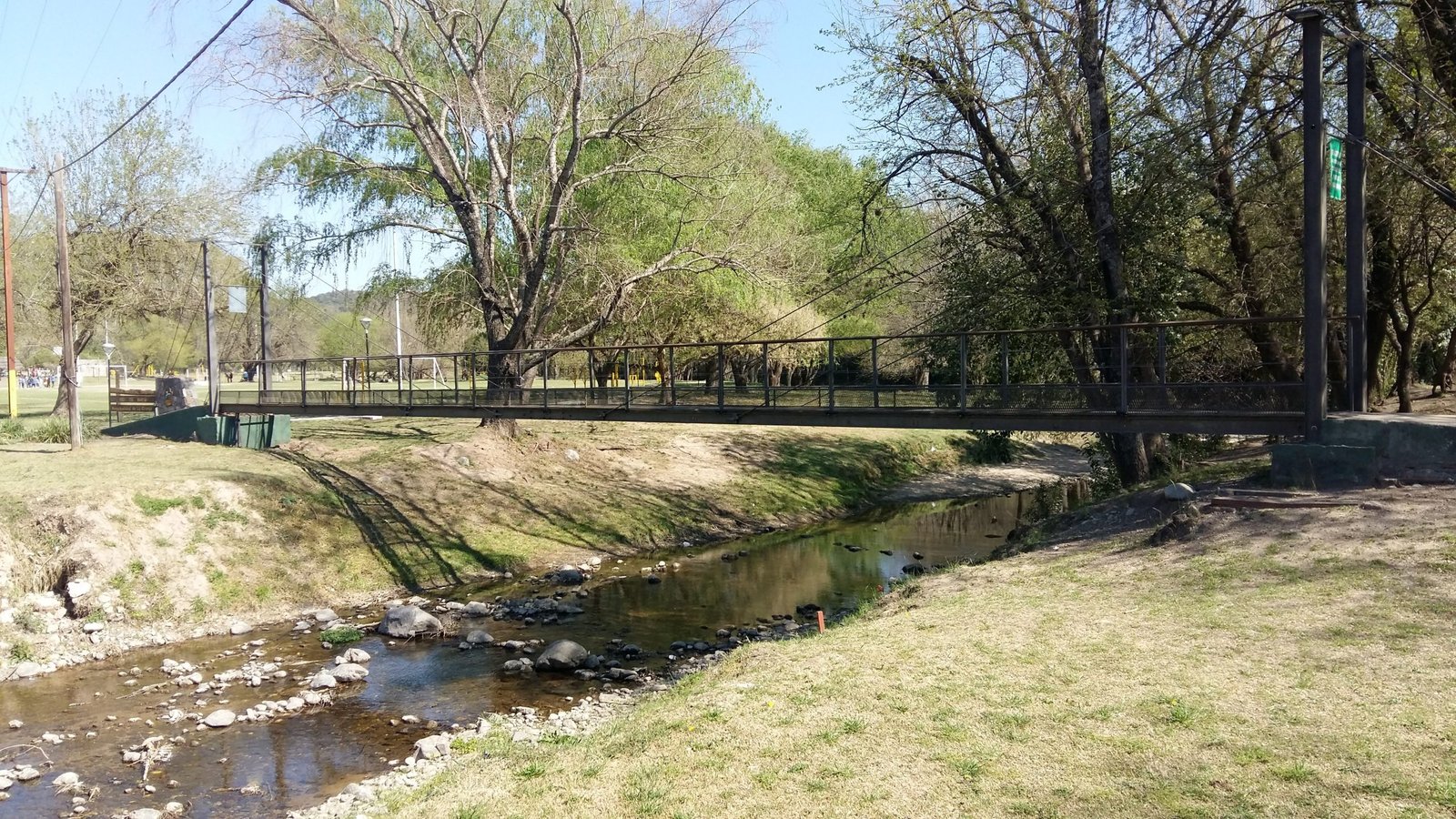 Puente cerca de la ruta