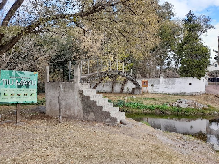 puente de aventura y cuidado.